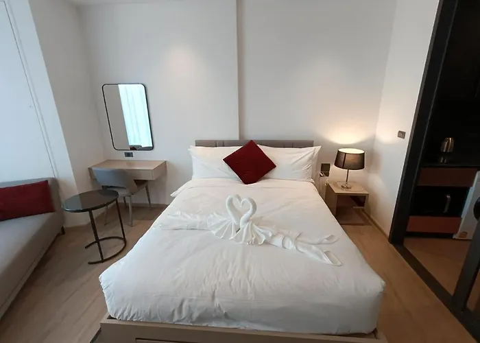 Downtown Chic Condo Rooftop Pool #En797